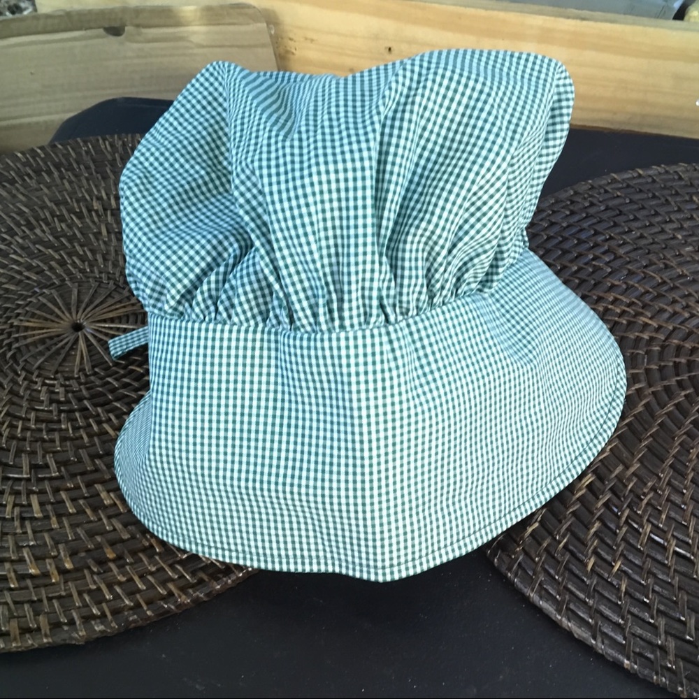 Green & white checkered print bonnet